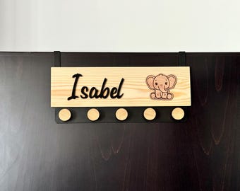 Appendiabiti in legno personalizzato a forma di elefante - Decorazione per cameretta dei bambini con animali della giungla