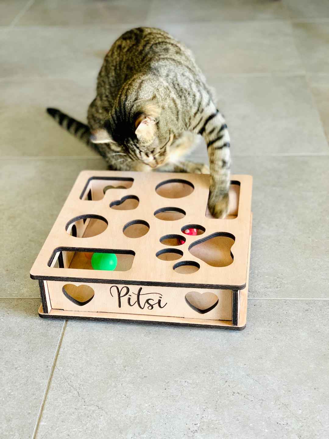 Juguete personalizado para atrapar pelotas de gato: caja de