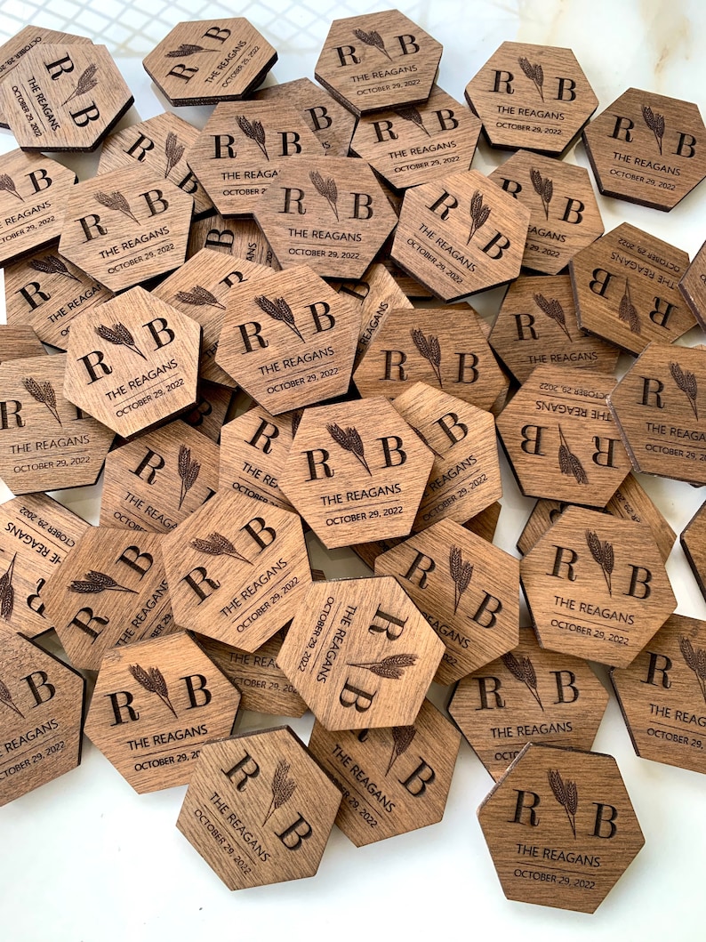 Personalized Wood Wedding Coasters in Bulk, Custom Wooden Magnets & Tags, Wedding Guests Gifts, Engraved Place Settings, Save the Date Tags