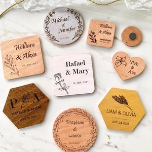 Posavasos de madera personalizados para bodas a granel, imanes y etiquetas de madera personalizados, regalos para invitados a la boda, arreglos de mesa grabados, etiquetas para guardar la fecha