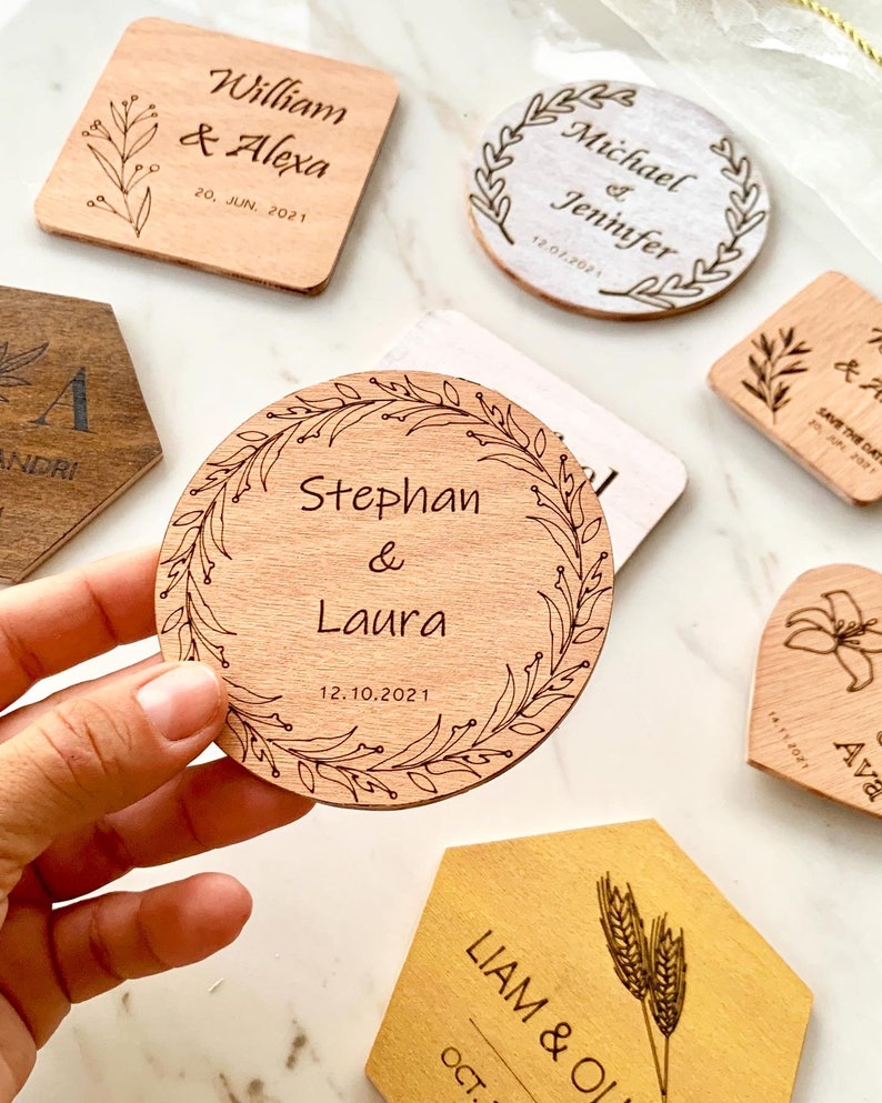 Personalized Wood Wedding Coasters in Bulk, Custom Wooden Magnets & Tags, Wedding Guests Gifts, Engraved Place Settings, Save the Date Tags