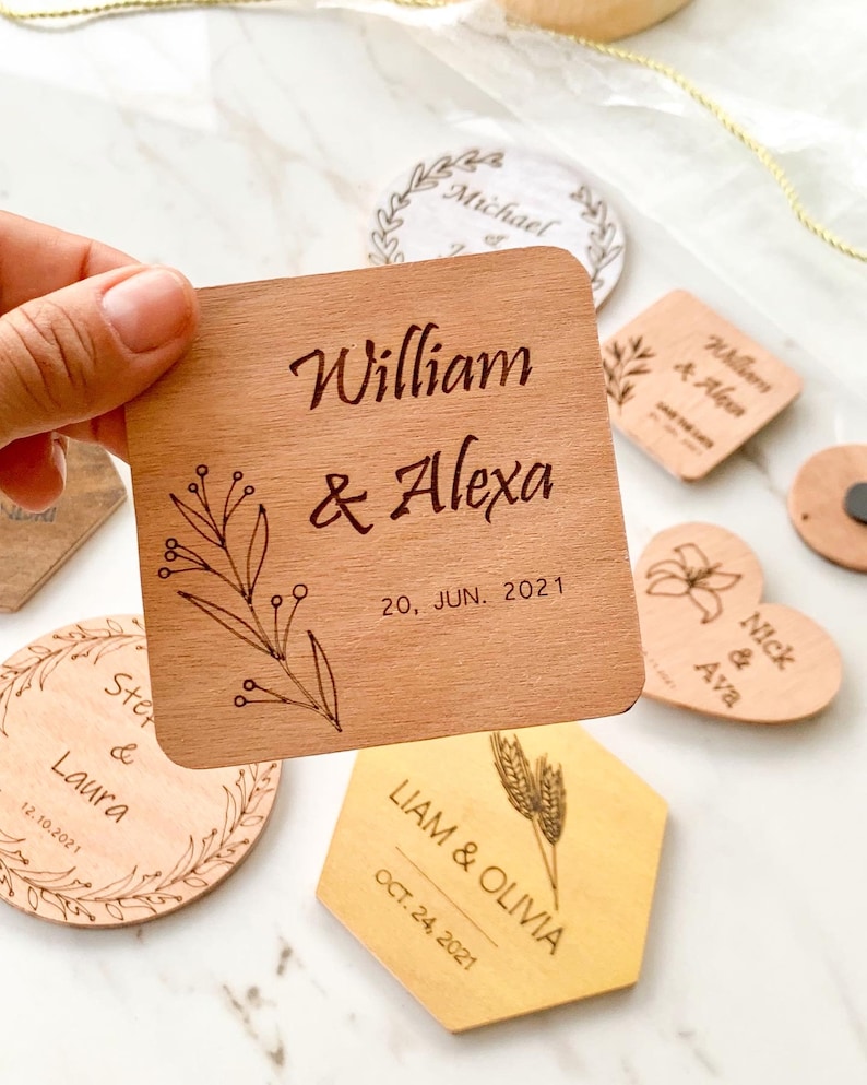 Personalized Wood Wedding Coasters in Bulk, Custom Wooden Magnets & Tags, Wedding Guests Gifts, Engraved Place Settings, Save the Date Tags