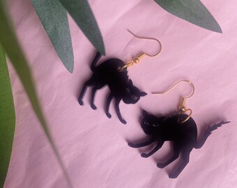Black acrylic scaredy-cat earrings
