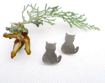 Two lovely cats, handmade stud cat earrings, silver jewelry, minimalist jewelry, gift for cat lovers, gift for her, gift for best friend