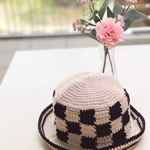 Crochet Checkered Bucket Hat, Customizable in different colors image 5