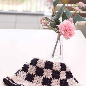 Crochet Checkered Bucket Hat, Customizable in different colors image 4