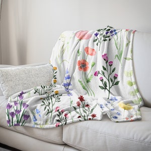 Cozy White cottagecore Plush Blanket, Wildflower blanket, Cottage core throw, Gift for Mom, Gift for flower lover, housewarming home decor,
