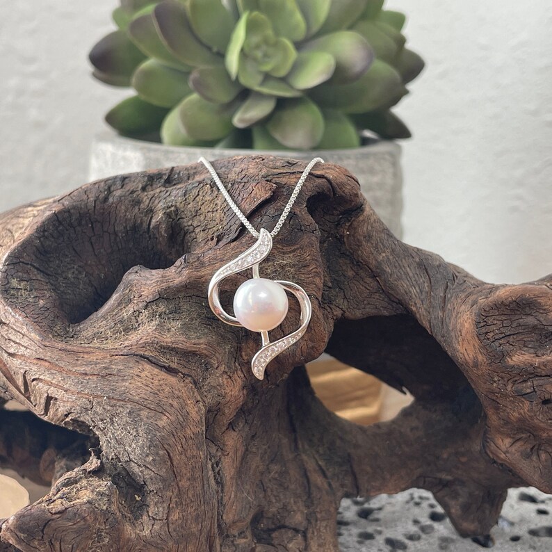 Sterling Silver Pearl Pendant White Freshwater 8-9mm