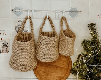 Storage baskets in the kitchen, bathroom. Jute crochet hanging baskets. Hanging Wall Baskets.