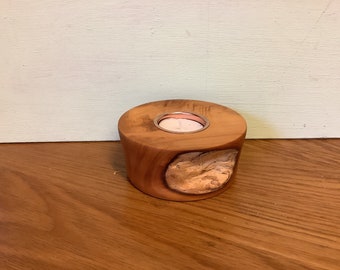 Tea light holder