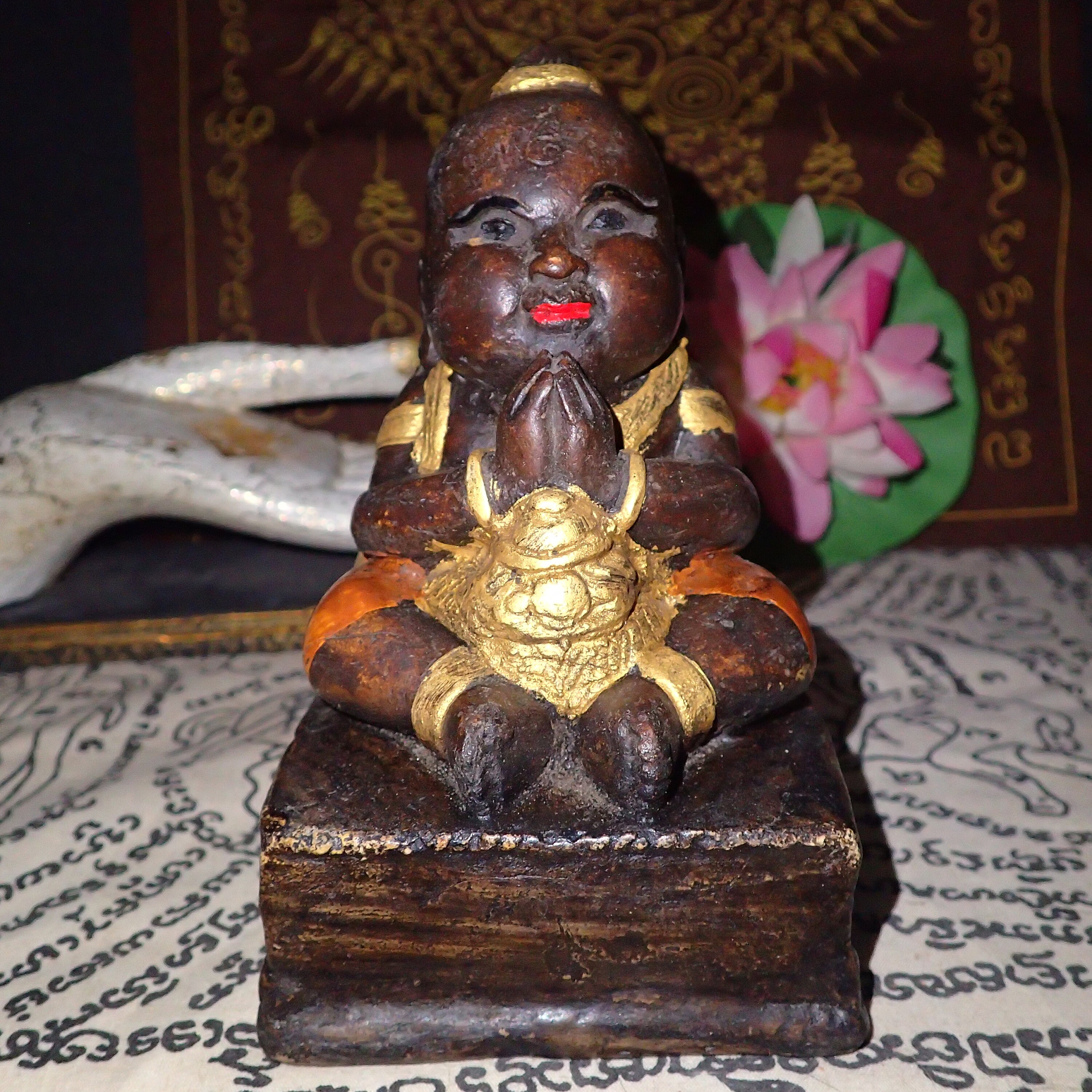 Thai Kumanthong - Etsy