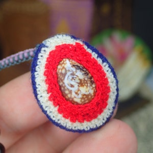 Blessed Thai amulet Shell Bracelet Handmade Fortune Holy Talisman Beads / Small Buddha amulet
