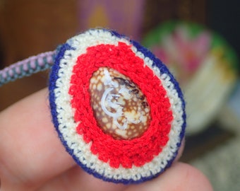 Bendito amuleto tailandés Pulsera de concha Fortuna hecha a mano Cuentas de talismán sagrado / Amuleto de Buda pequeño