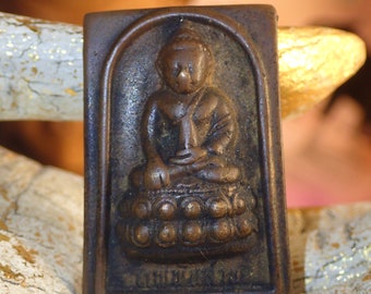 Phra Kring / heiliges Thai-Amulett / seltener Vintage-Buddhismus Talisman-Tempel / Sammlerstück / kleines Buddha-Amulett / Messingmünze