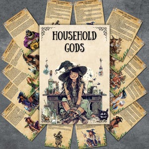 Op de afbeelding: Een verzameling geïllustreerde kaarten en een centraal boek getiteld "Household Gods". Het boek toont een lachende heks met een zwarte hoed, omringd door drankflessen en potten. De kaarten hebben tekst en illustraties van verschillende figuren.