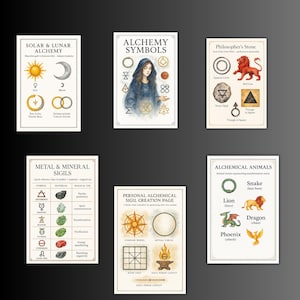 Puede incluir: Colecci&oacute;n de seis l&aacute;minas art&iacute;sticas con s&iacute;mbolos y diagramas alqu&iacute;micos. Las l&aacute;minas incluyen t&iacute;tulos como "Solar & Lunar Alchemy", "Alchemy Symbols" y "Philosopher's Stone". La paleta de colores es suave, con ilustraciones en tonos dorados, azules y marrones.