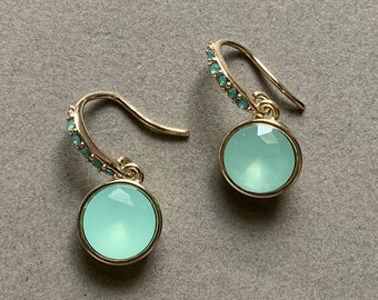 Pendientes colgantes de piedra de cristal y tono dorado