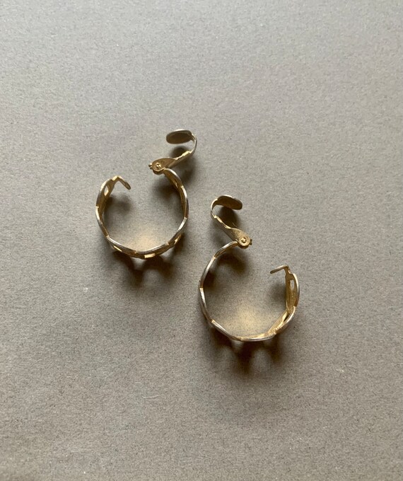 Crescent Moon Gold Tone Hoop Clip On Earrings - image 9