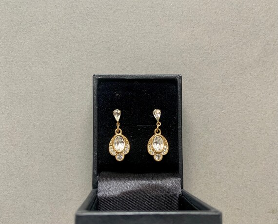 Victorian Glass Gold Tone Costume Earrings - image 3
