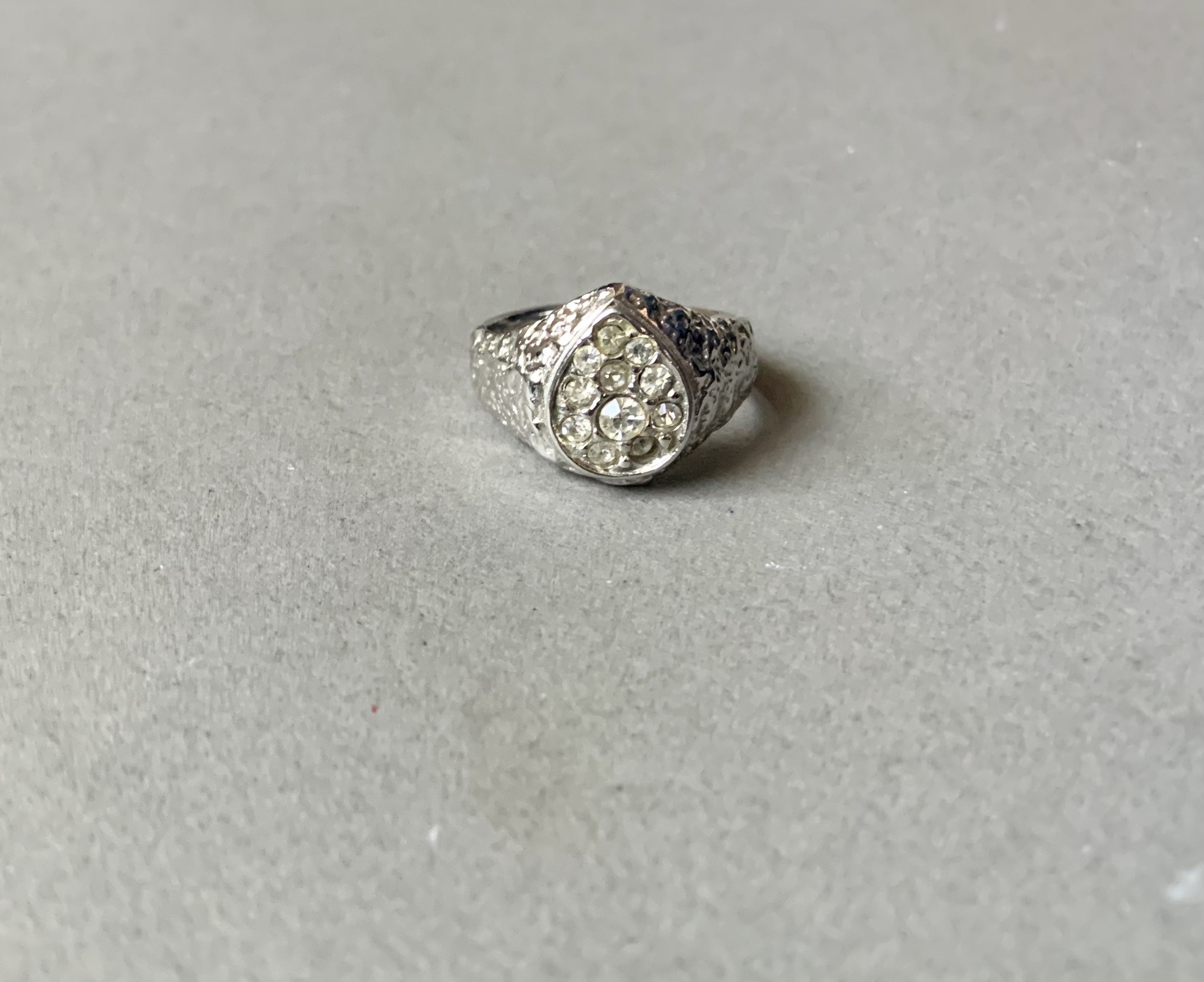 18k HGE White Gold Rhinestone Ring Size 9.25 - Etsy