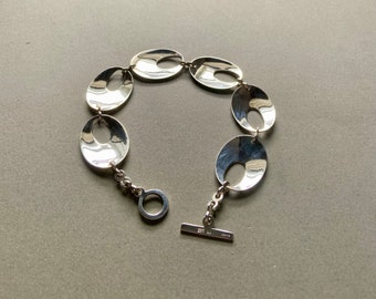 Bracciale Ovale In Argento 925 Con Bocciolo Di Rosa Vero Conservato In Resina – Regalo In Scatola Nera