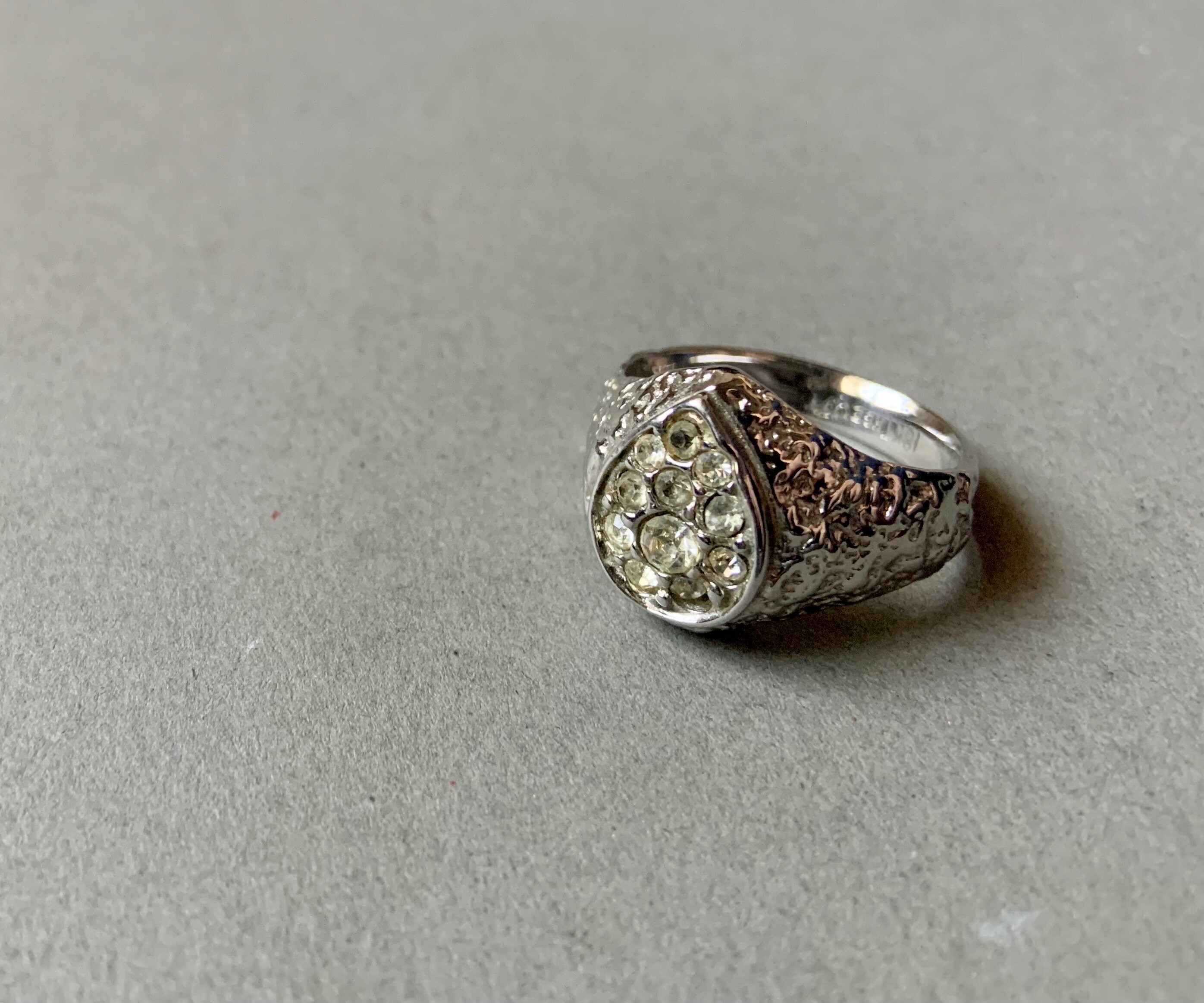 18k HGE White Gold Rhinestone Ring Size 9.25 - Etsy
