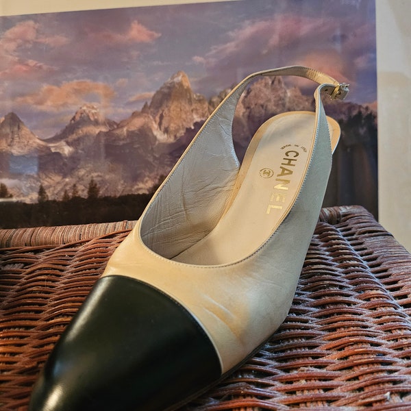 Vintage Chanel Heels size 9
