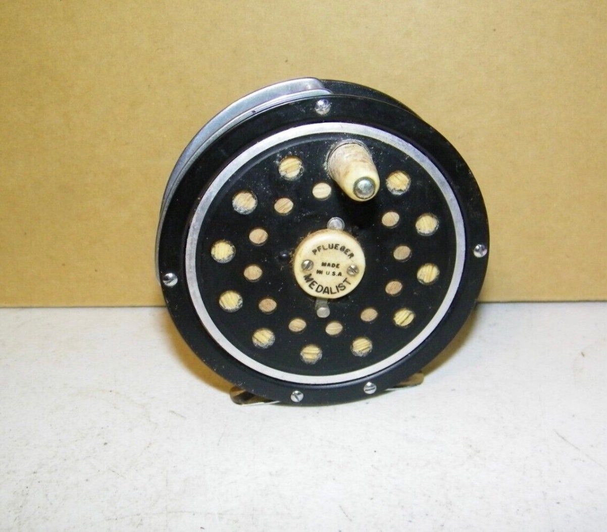 Vintage Pflueger 1495 Medalist Fly Reel with Fly Line