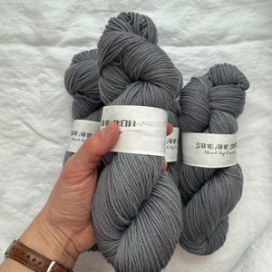 Hand-Dyed DK Yarn Non-Superwash Merino Wool – 246 Yards – Storm Cloud Gray – Rustic Wool Yarn for Sweaters & Accessories