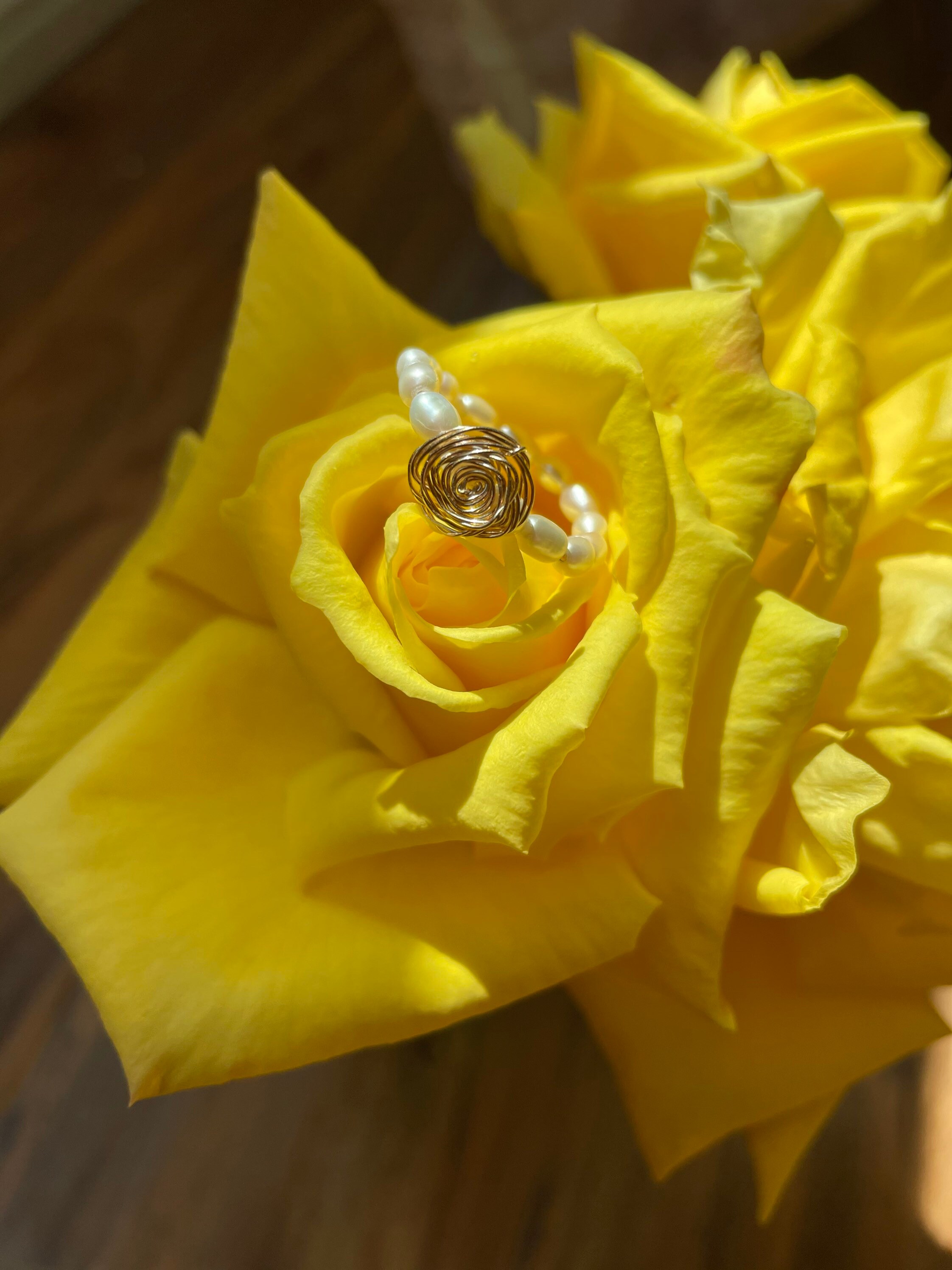 Elegant Women Rose Flower Ring 14k Solid Gold Ring Freshwater Pearl