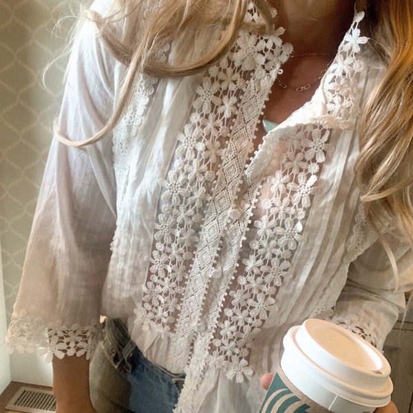 New Women's White Lace 3/4 Sleeve Mock Neck Romantic Blouse Top - Women's Boho Western Folk Vintage 70s Inspired ~ 5 Sizes Small to XXL