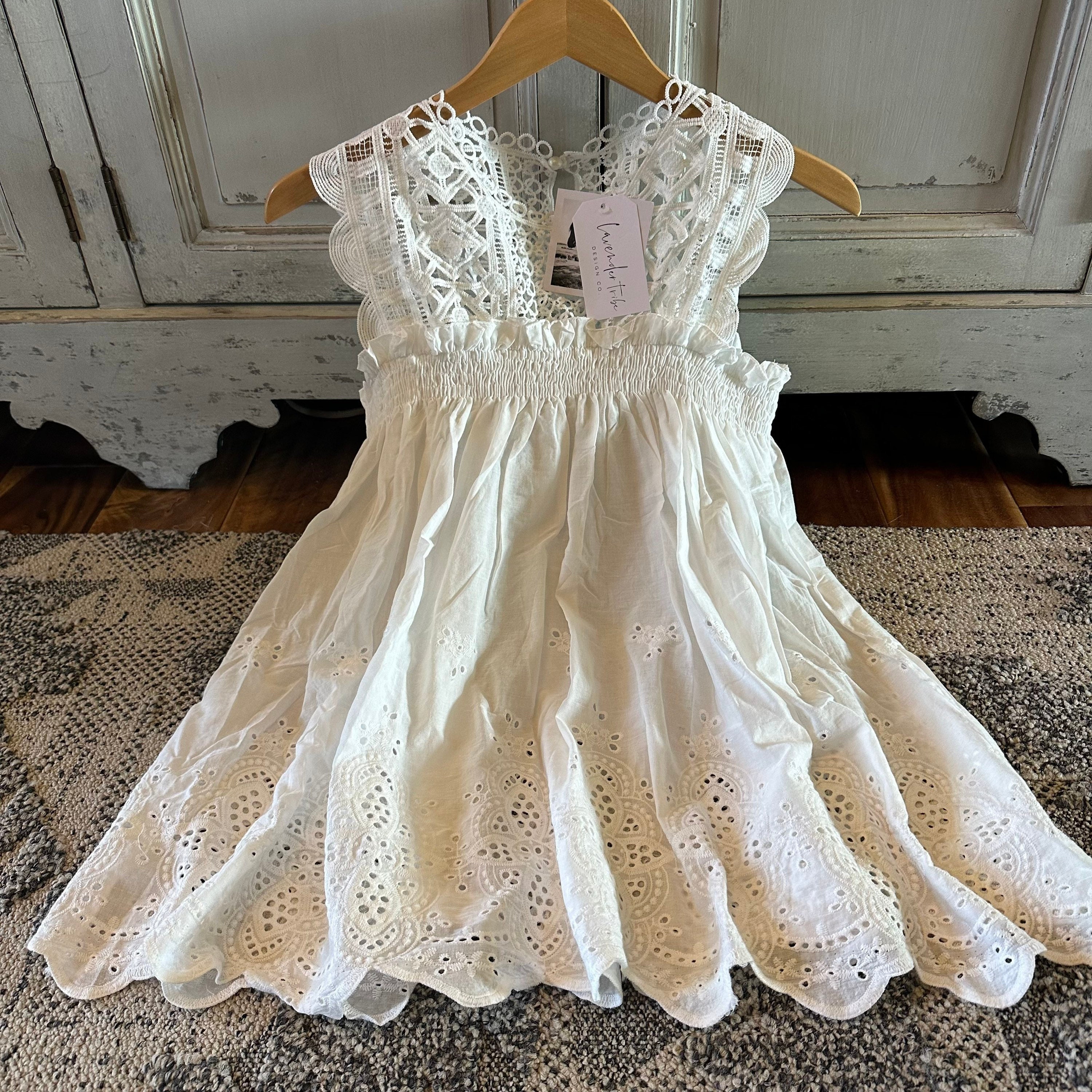 New Women's White Eyelet Layering Lace Sleeveless Tank Top New Women's White Eyelet Layering Lace Sleeveless Tank Top