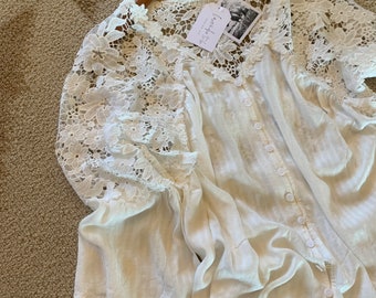 New White Cotton Lace 3/4 Sleeve Button Front Floral