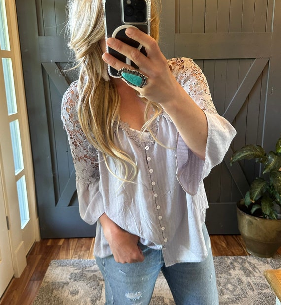 Chemisier romantique femme sale