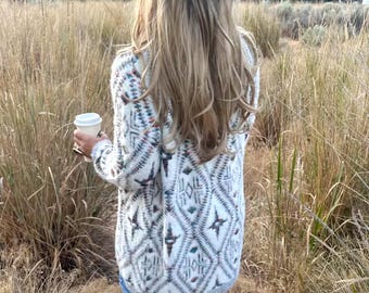 90s Vintage Women's Turquoise Buttoned Long Sleeve Short