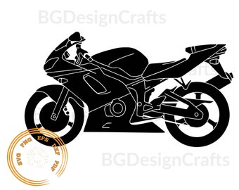 Może przedstawiać: Czarna sylwetka motocykla sportowego. Obraz przedstawia elegancki design motocykla, w tym owiewkę, koła i siedzenie. Obraz zawiera również tekst "BGDesignCrafts" oraz okrągłą grafikę ze skrótami typów plików.