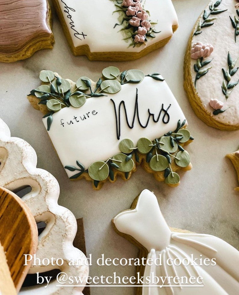 Olivia plaque cookie cutter image 7