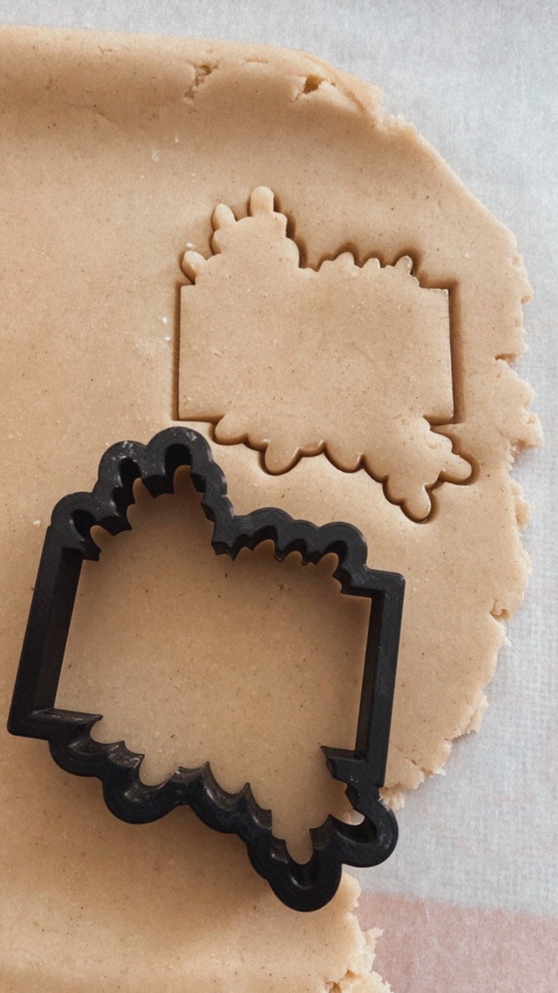 Olivia plaque cookie cutter image 10