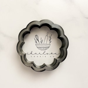 Scalloped circle (10 scallops) cookie cutter
