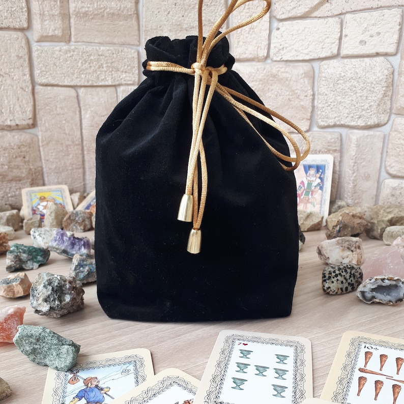 камни в мешочке. мешочек для таро на валберис. сумка braccialini tarot cards. мешочек для рун. мешочек для таро.