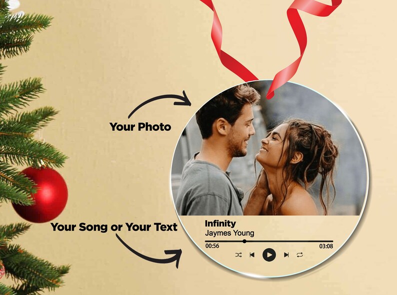 Peut inclure: Une boule ronde et transparente avec une photo de couple au centre. La boule a un design de lecteur de musique avec la chanson "Infinity" de Jaymes Young en lecture.