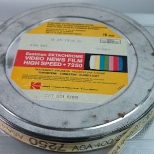 KODAK Film Eastman 122 M 400 FT 7250 Video News Film high speed 16 mm film