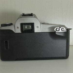 Canon eos 500N 500n 135 analogue SLR for roll body only working tested image 4