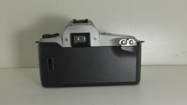 Canon eos 500N 500n 135 analogue SLR for roll body only working tested image 4