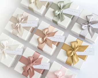 Wedding Favour Boxes, Personalised Favour Boxes with Tags, White favour boxes, Wedding favour boxes with ribbon