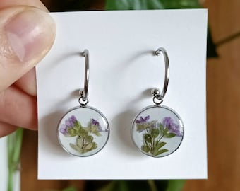Stud hoop earrings with real Geranium molle flowers in resin, Dried flowers botanical jewelry, floral jewelry boho style, gift idea for her