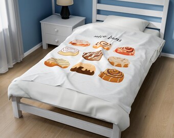 Cinnamon Buns Velveteen Blanket: Cozy Baker Throw