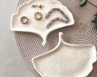 Jewelry bowl ginkgo resin, key tray, handmade jewelry bowl, small gifts, birthday gift, souvenir