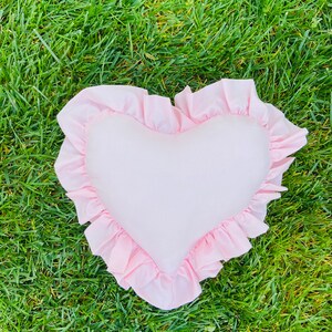 Heart pillows with frills Pink