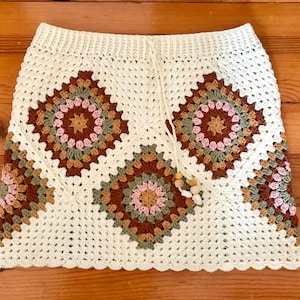 Granny Square Skirt, Crochet Skirt, Mini Crochet Skirt, Gift for Girlfriend, Festival Clothes, Beachwear for Girls, Retro Granny Skirt
